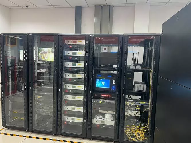 Tủ hiện tại yếu cải thiện khả năng tích hợp hệ thống như thế nào?